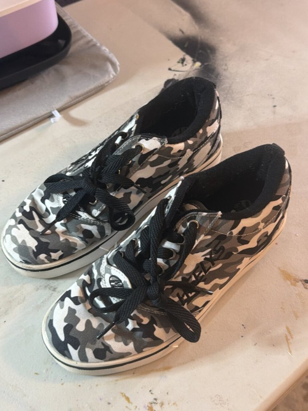 HEELYS